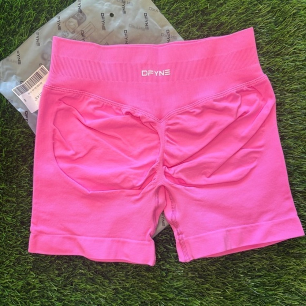 Dfyne impact shorts 4.5" blossom small